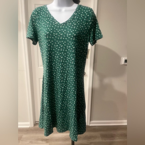 Small Green Dress - Picture 2 of 3